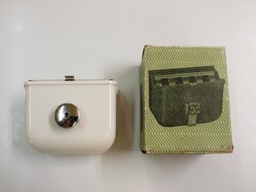 ASH-TRAY with suction cup